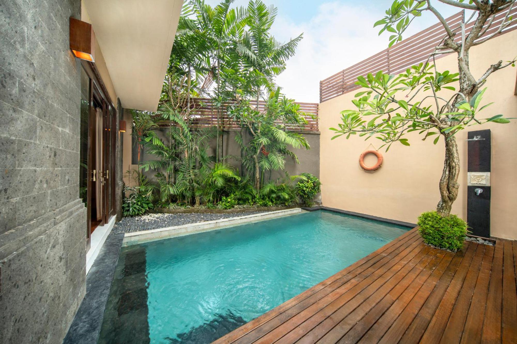 Canggu Circle Villa By Ini Vie Hospitality Extérieur photo