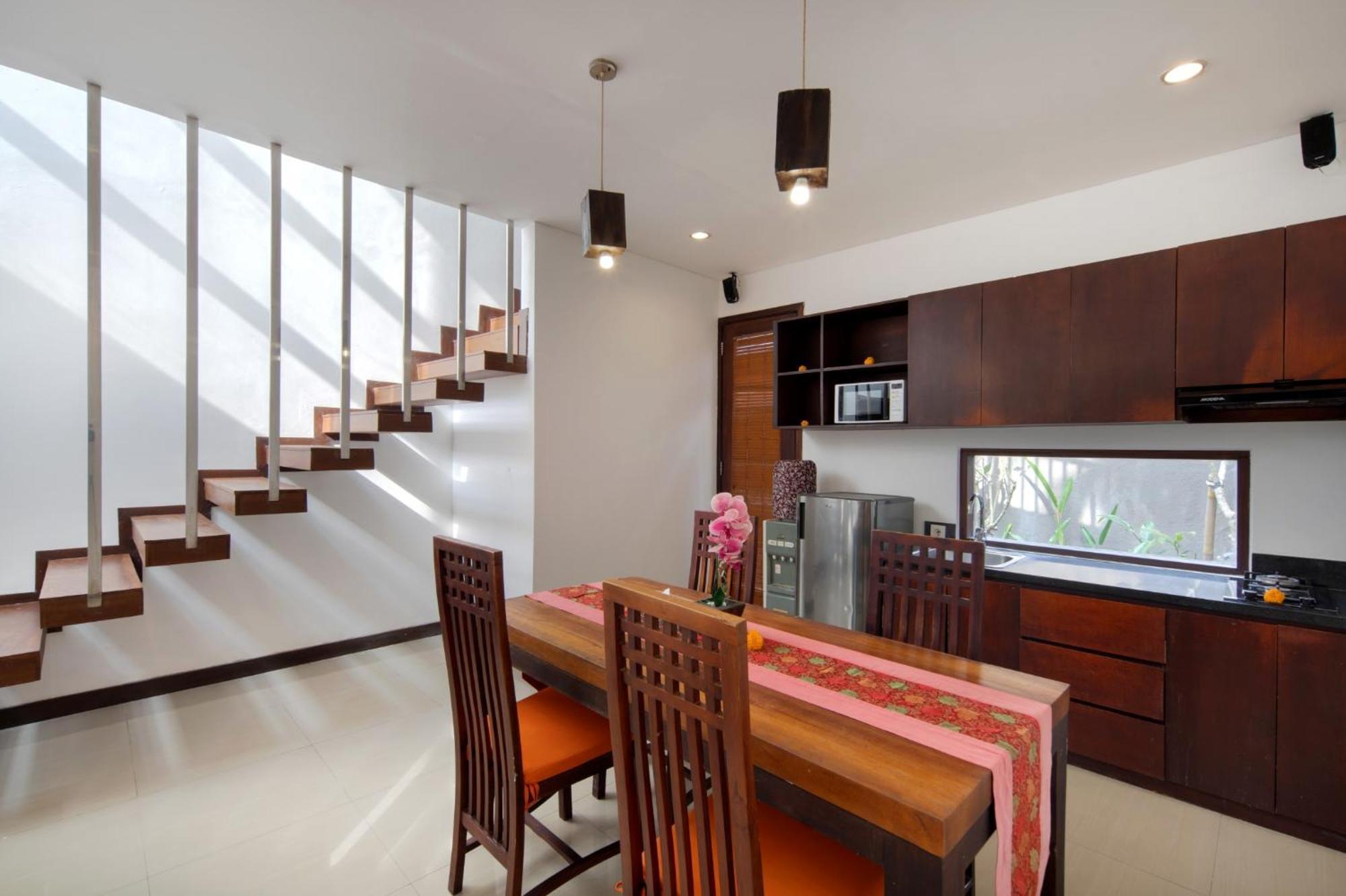 Canggu Circle Villa By Ini Vie Hospitality Extérieur photo
