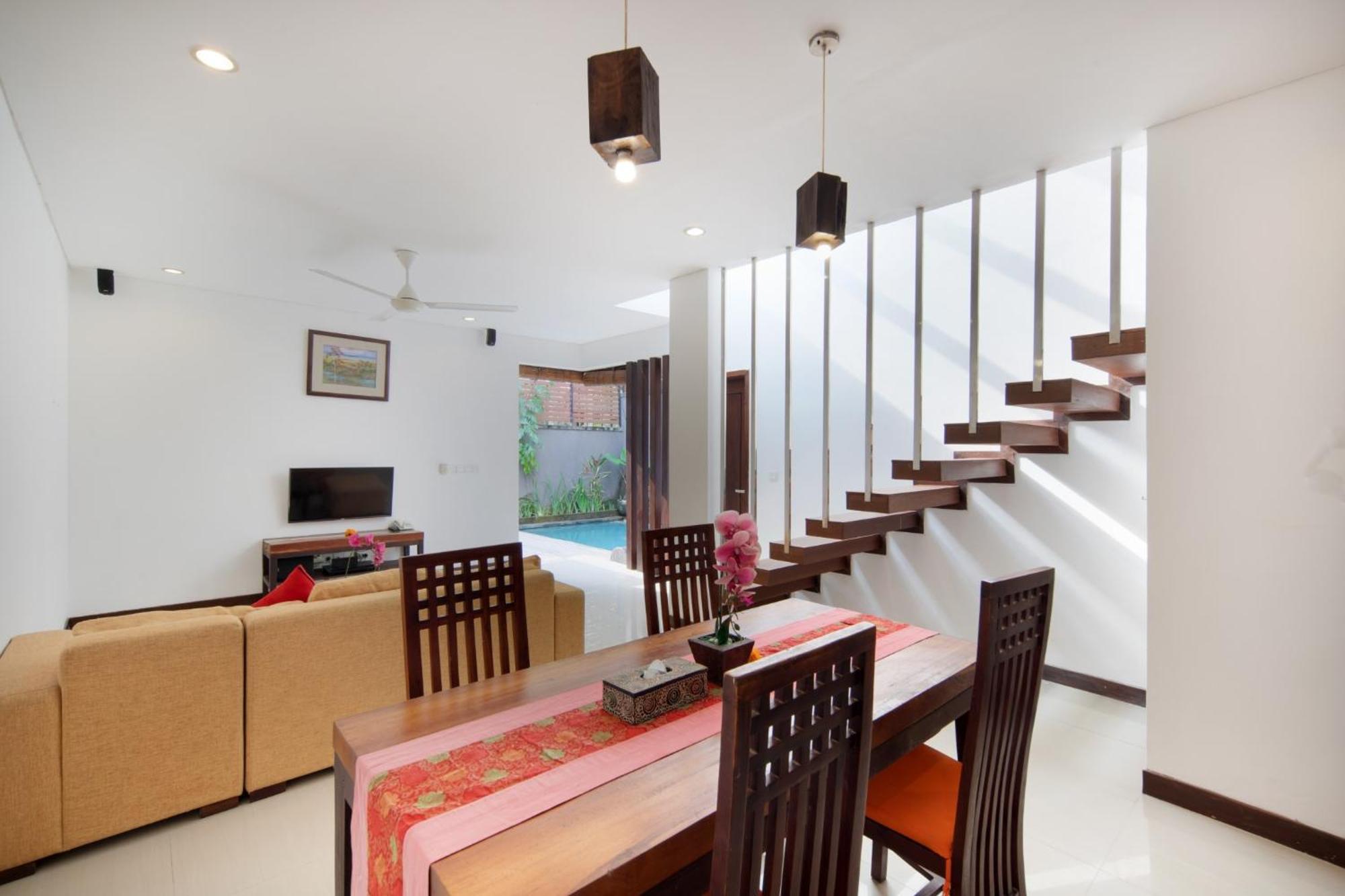 Canggu Circle Villa By Ini Vie Hospitality Extérieur photo