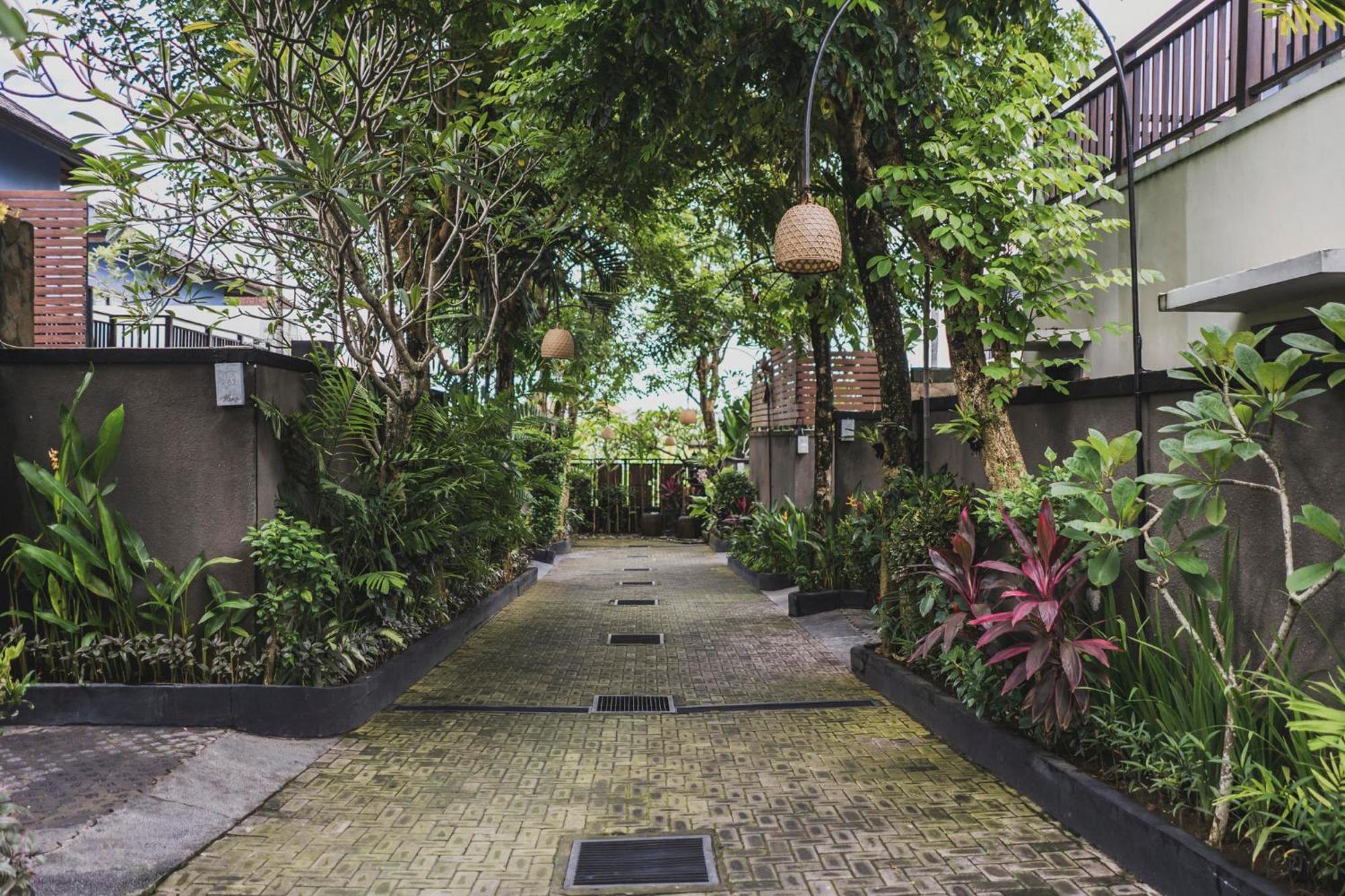 Canggu Circle Villa By Ini Vie Hospitality Extérieur photo